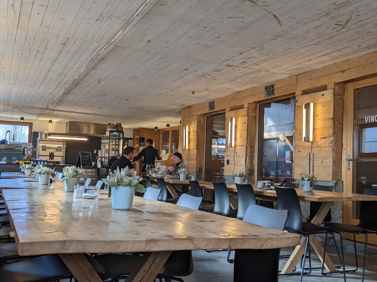 Stall 247 - Weinkost & Feinkost Im Einstigen Kuhstall